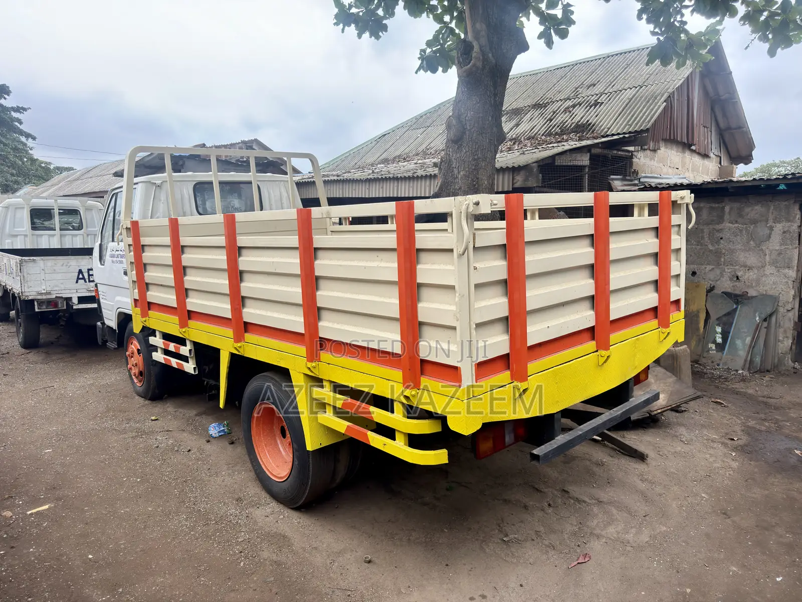 Toyota Dyna 200 Truck 6 Tyres 2RZ 2.4l Petrol Engine Company Used