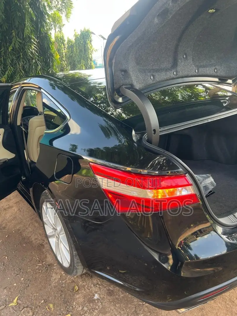 Toyota Avalon XLE Premium Sedan FWD (3.5L 6cyl 6A) 2017 Black