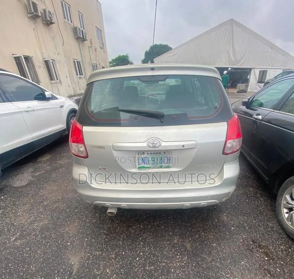 Toyota Matrix 2004 Silver