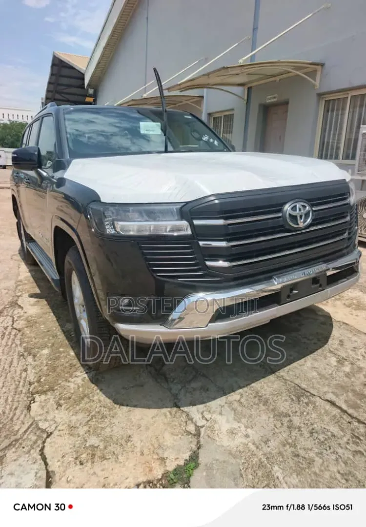 New Toyota Land Cruiser 2025 Black