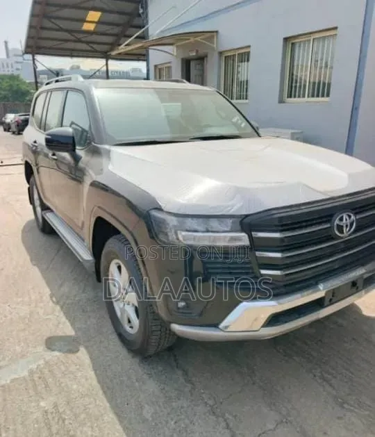New Toyota Land Cruiser 2025 Black