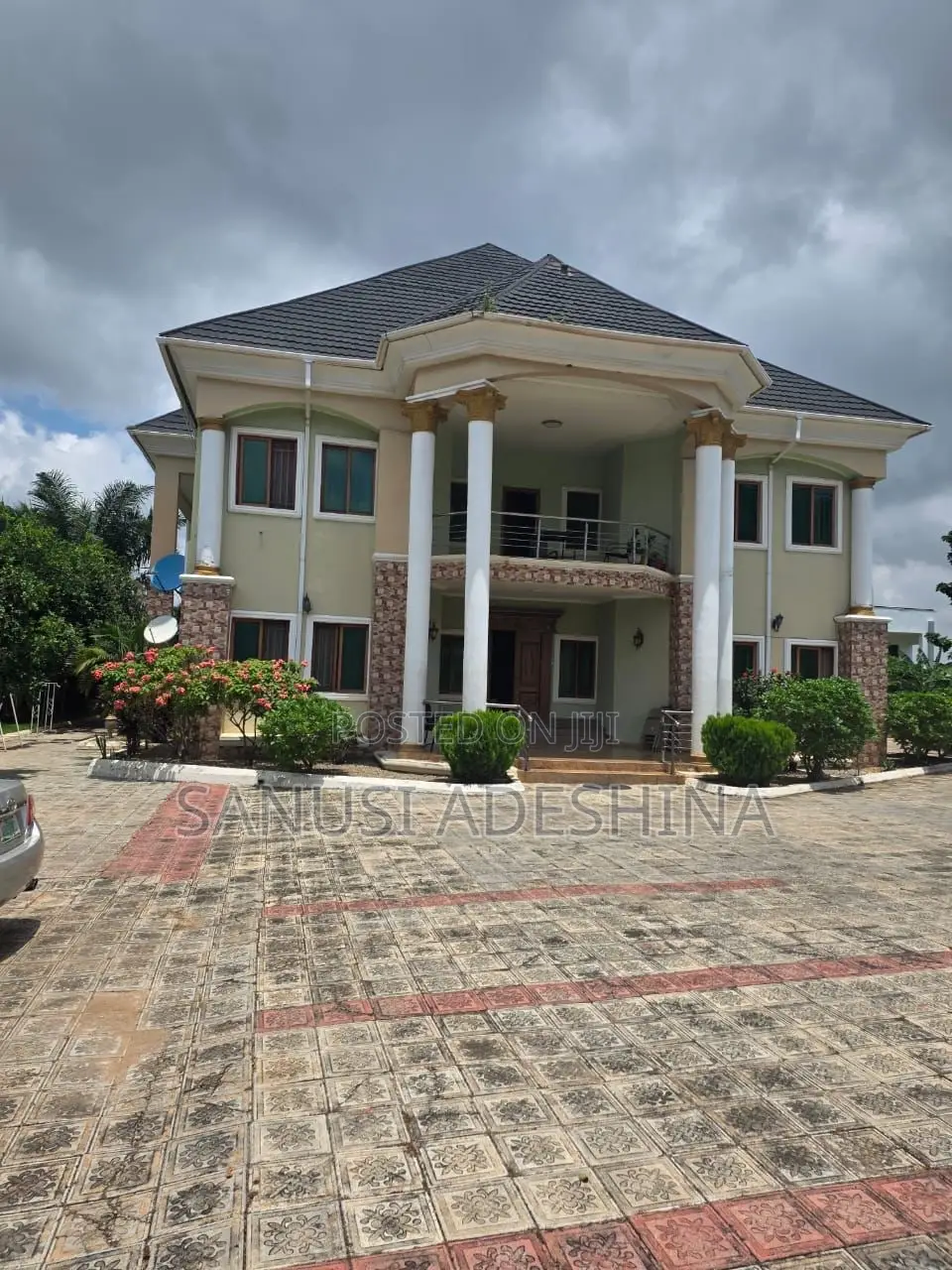 8bdrm Duplex in Guzape Main,Fct for sale