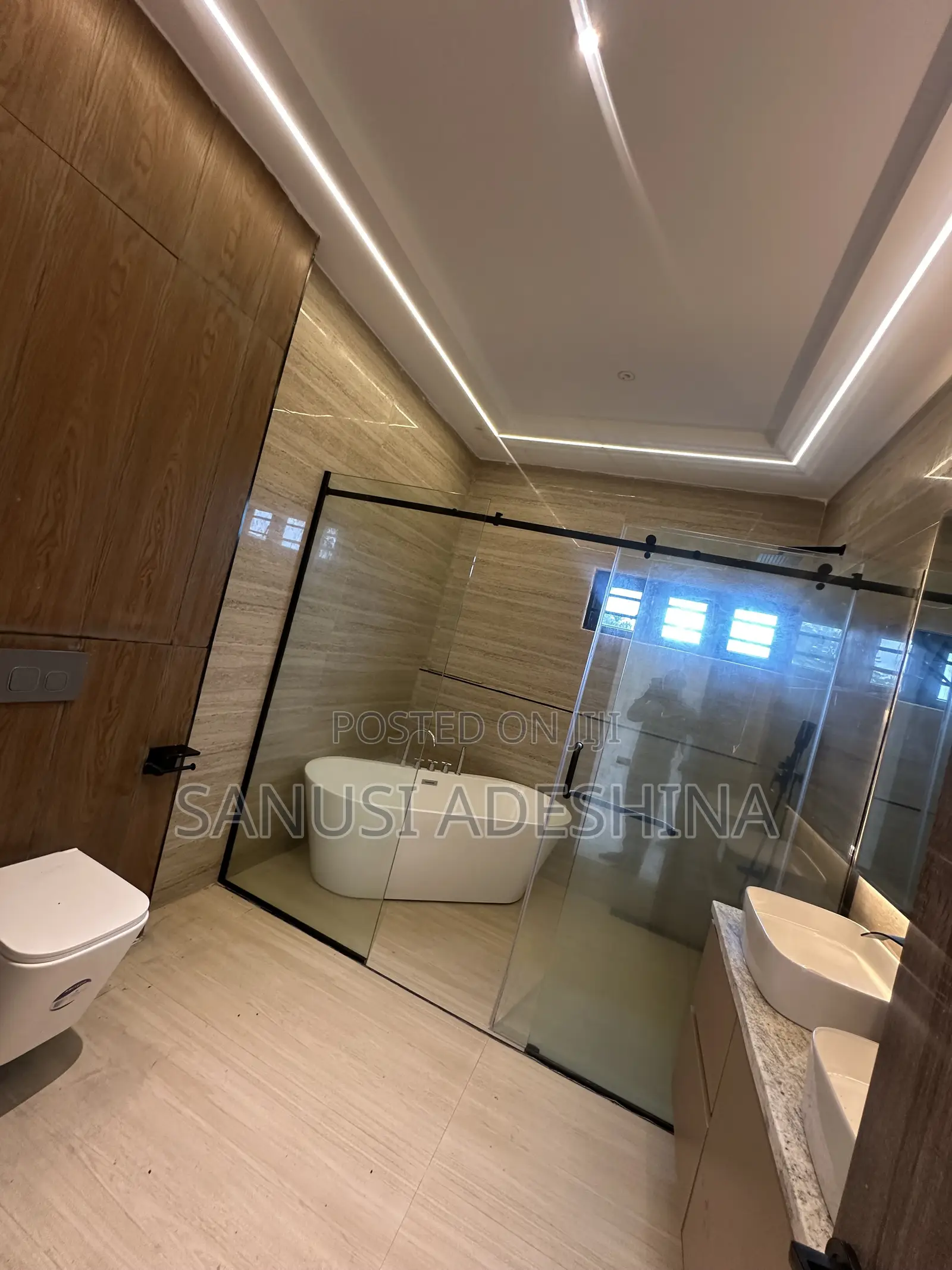 8bdrm Duplex in Guzape Main,Fct for sale