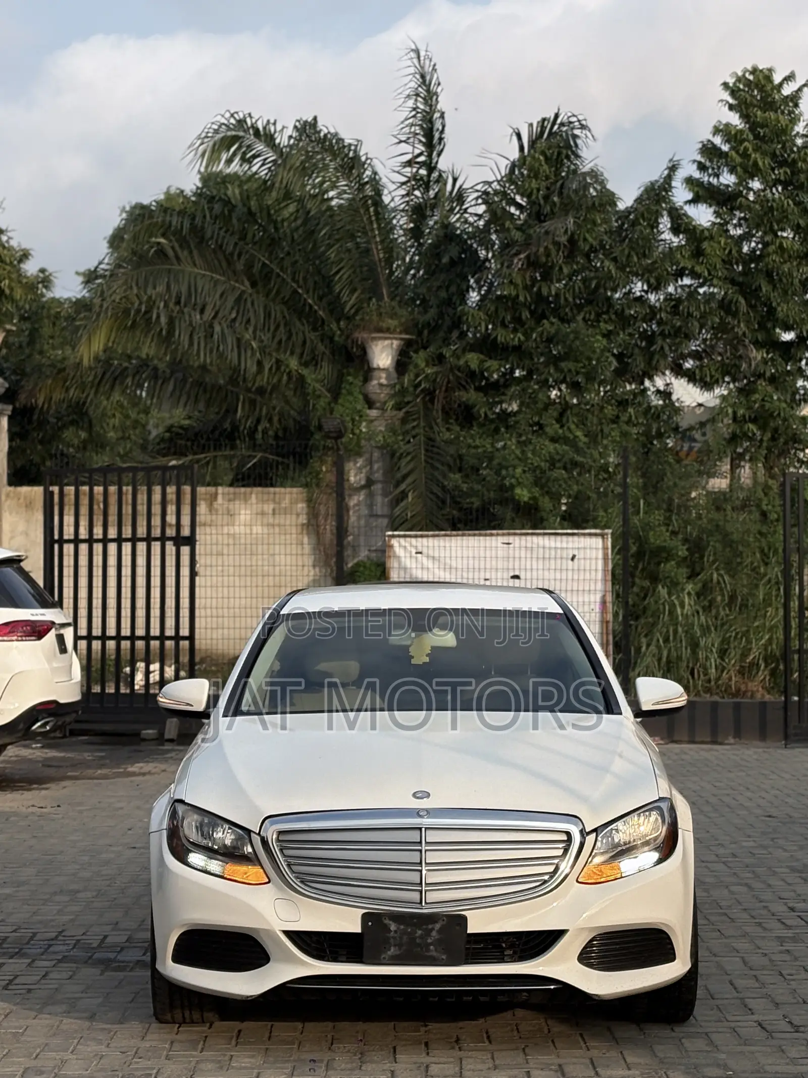 Mercedes-Benz C300 Base AWD 4Matic Sedan (2.0L 4cyl 7A) 2015 White