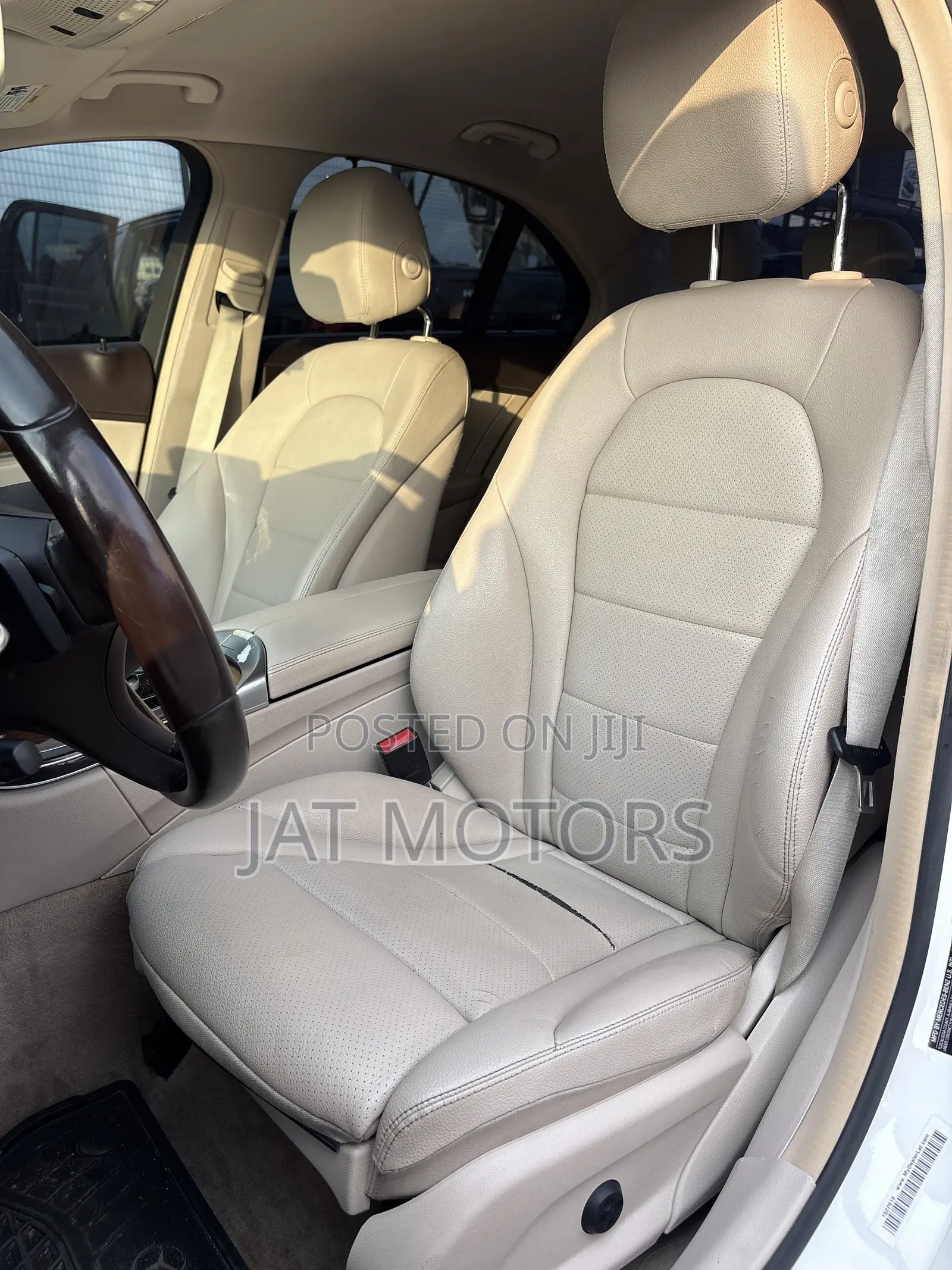 Mercedes-Benz C300 Base AWD 4Matic Sedan (2.0L 4cyl 7A) 2015 White
