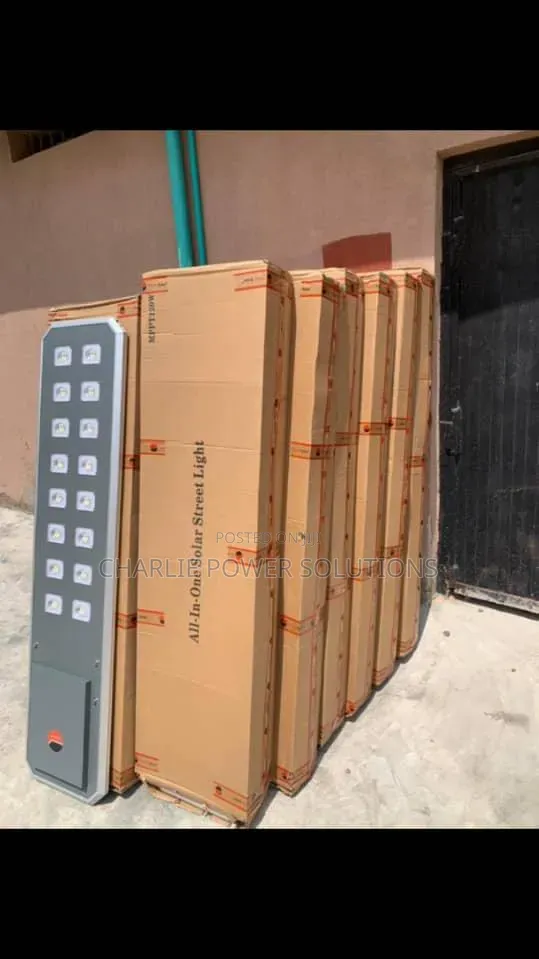 Putian 16eyes 120watts All in One Aluminium Body Solar Streetlight