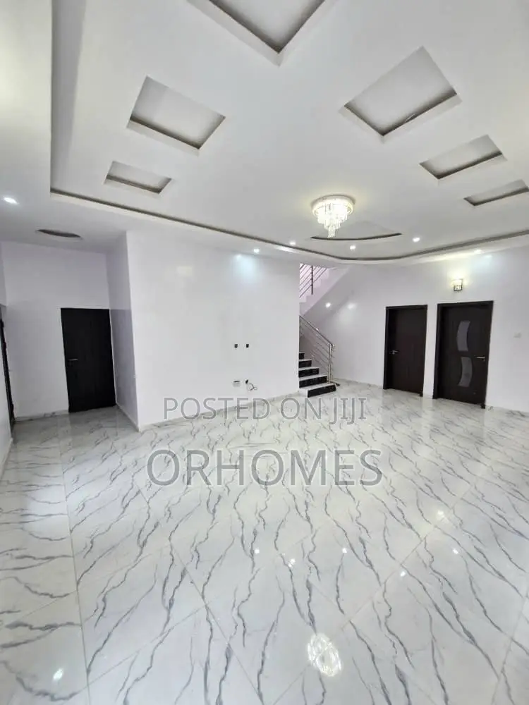 4bdrm Duplex in Ikota Gra for sale
