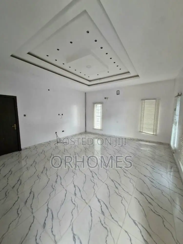 4bdrm Duplex in Ikota Gra for sale