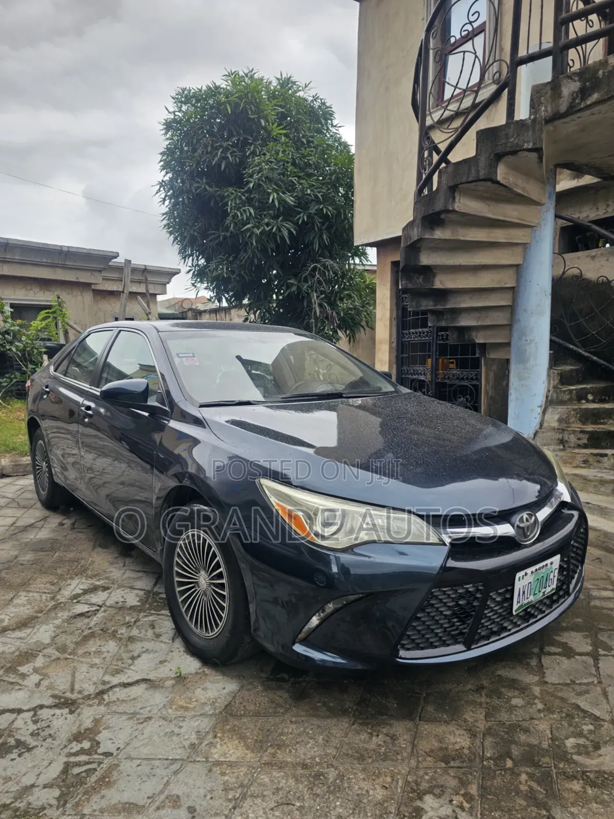 Toyota Camry LE 4dr Sedan (2.5L 4cyl 6A) 2016