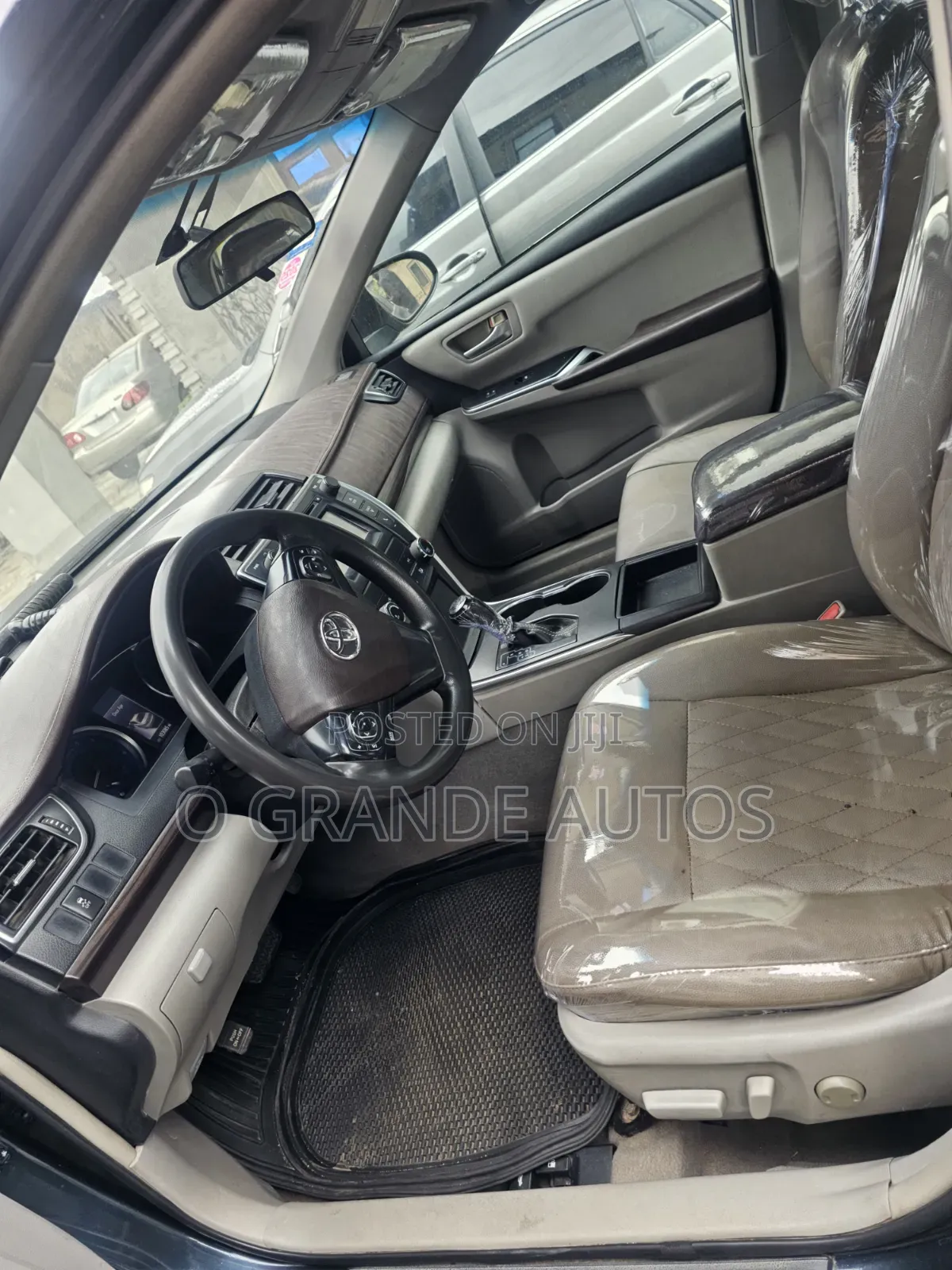 Toyota Camry LE 4dr Sedan (2.5L 4cyl 6A) 2016