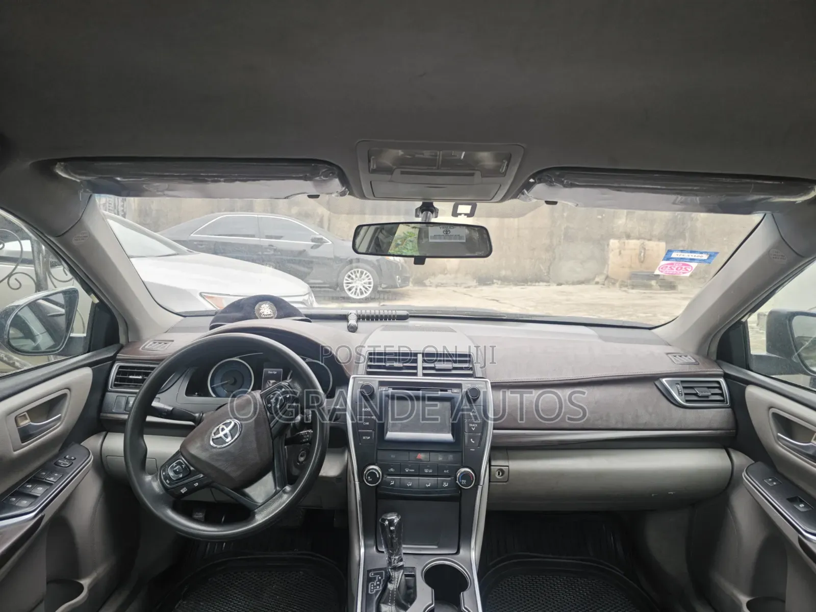 Toyota Camry LE 4dr Sedan (2.5L 4cyl 6A) 2016