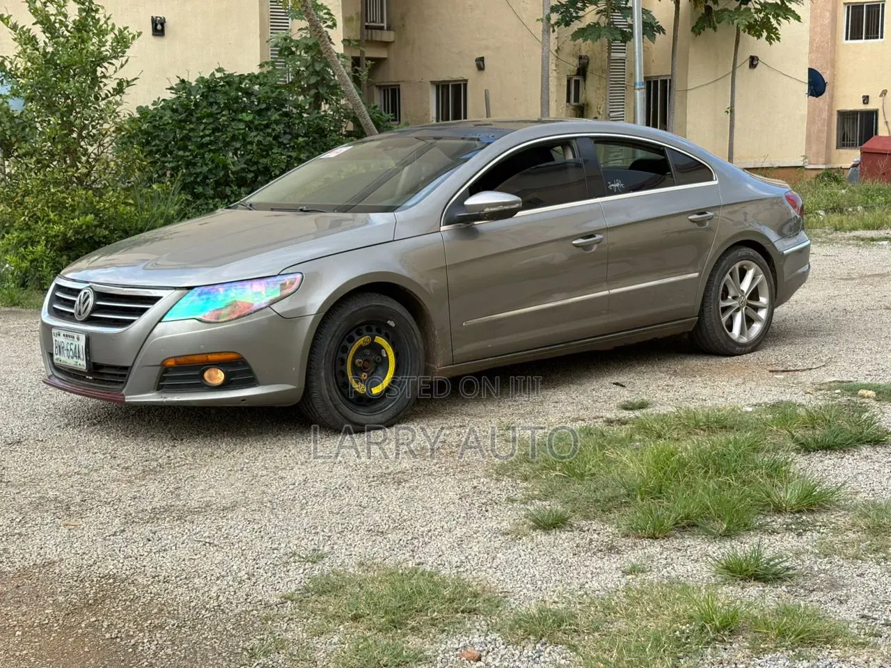 Volkswagen Passat 2010 Silver