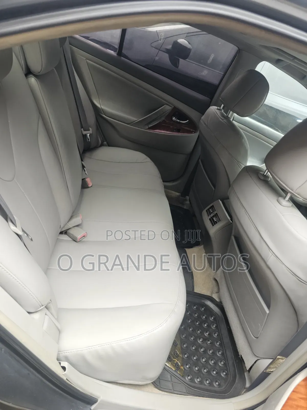 Toyota Camry XLE 4dr Sedan (2.4L 4cyl 5A) 2009 Gray