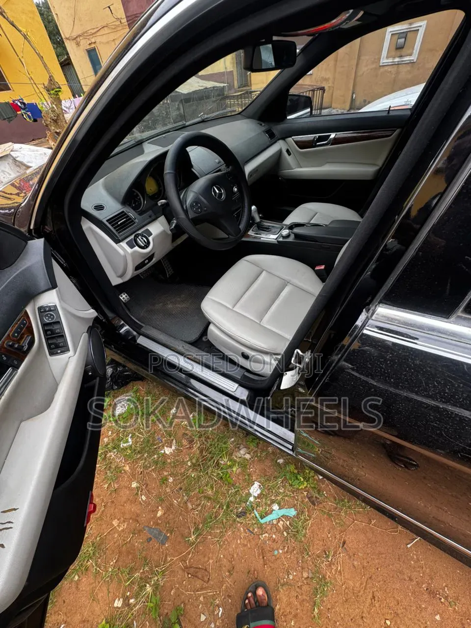 Mercedes-Benz C300 2010 Black