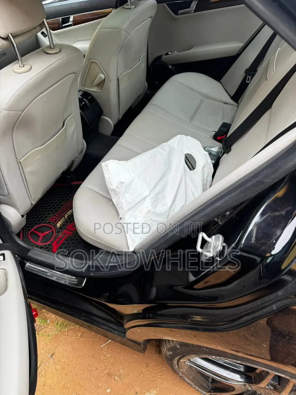 Mercedes-Benz C300 2010 Black