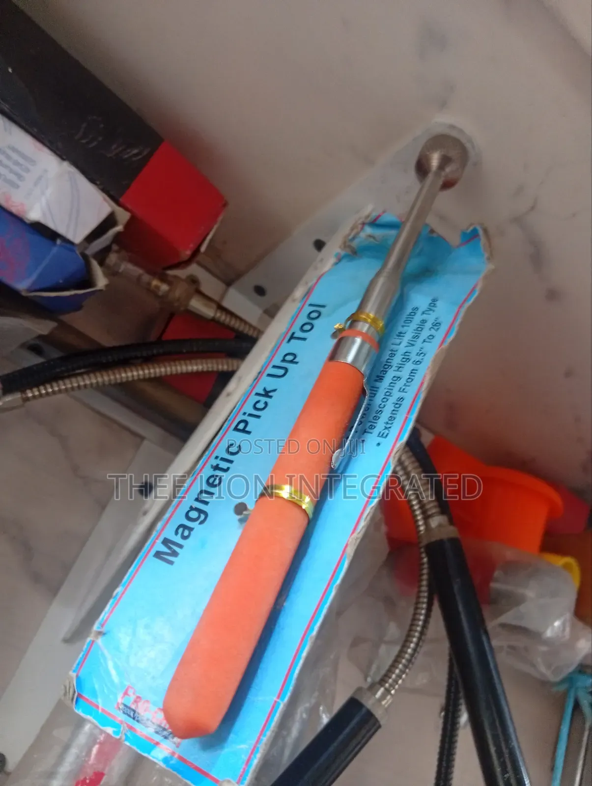 Heavy Duty Telescopic Magnetic Pick Up Tool (10lbs Capacity)