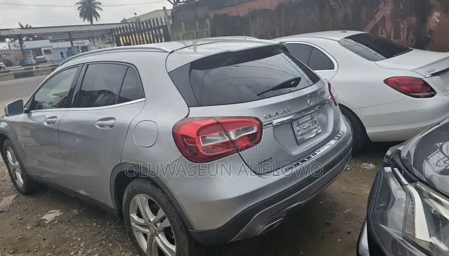 Mercedes-Benz GLA-Class GLA250 4dr SUV (2.0L 4cyl Turbo 7AM) 2015