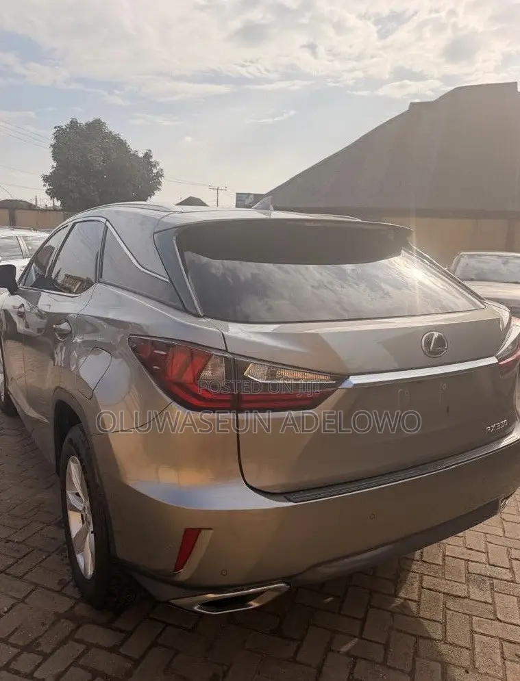 Lexus RX 350 FWD 2017 Gold