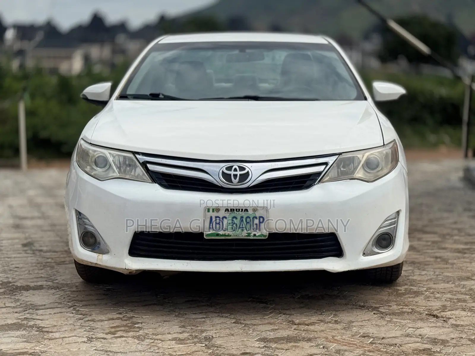 Toyota Camry LE 4dr Sedan (2.5L 4cyl 6A) 2013 White