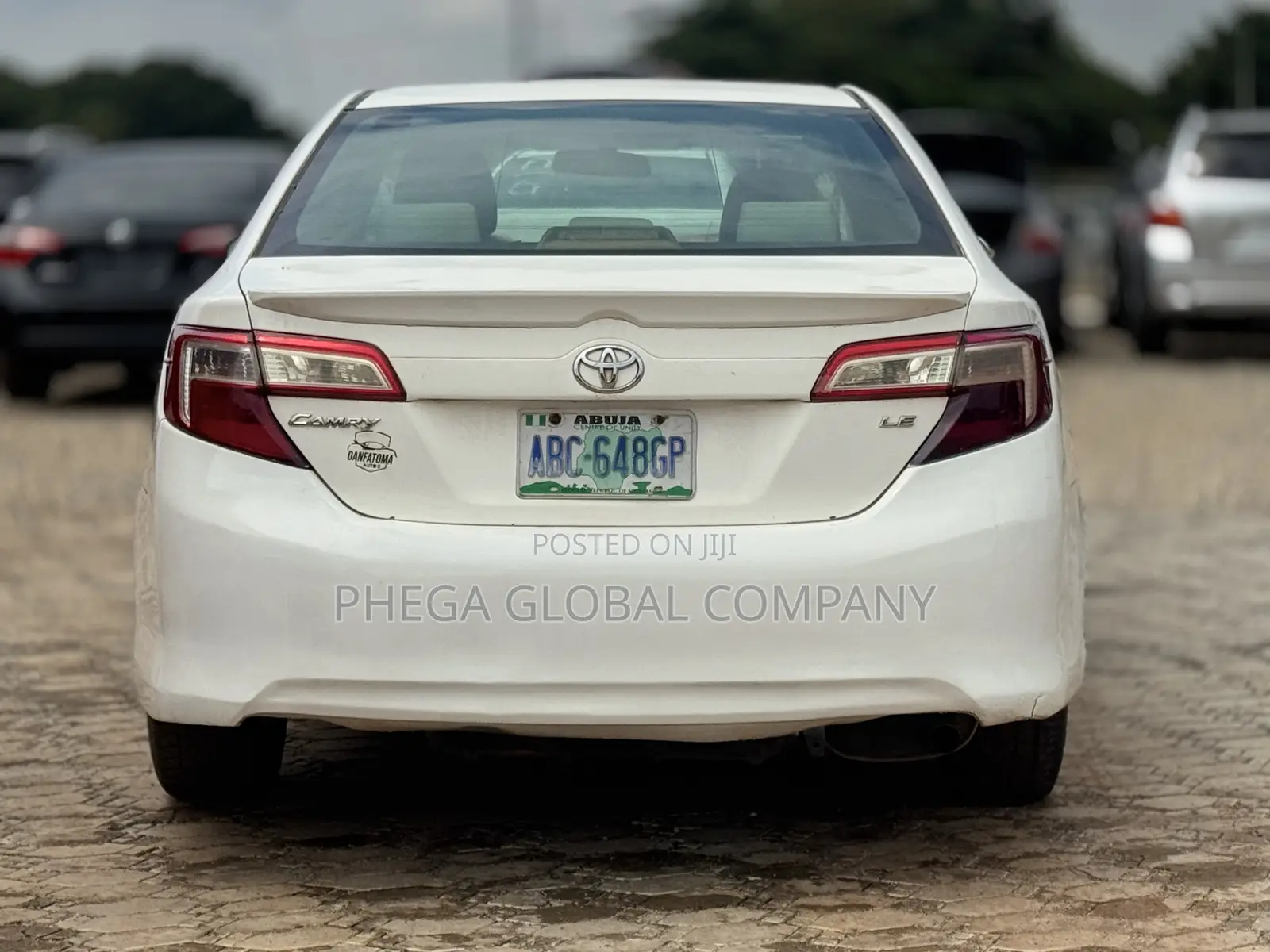 Toyota Camry LE 4dr Sedan (2.5L 4cyl 6A) 2013 White