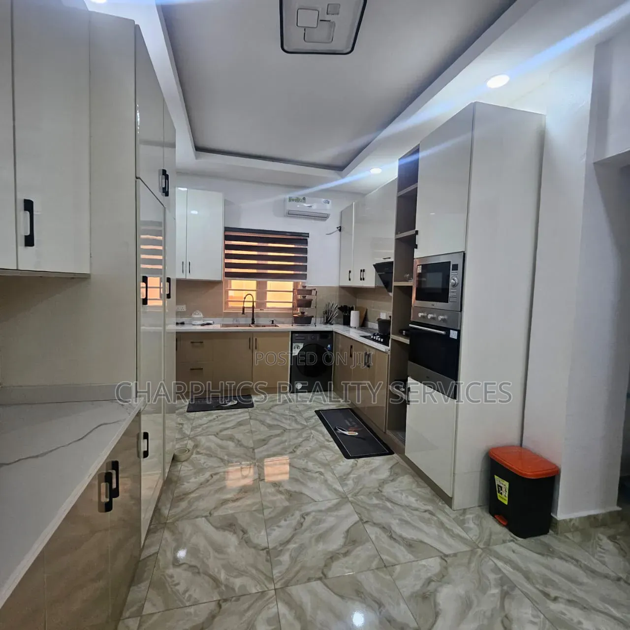 Furnished 3bdrm Apartment in Shonibare Estate for rent