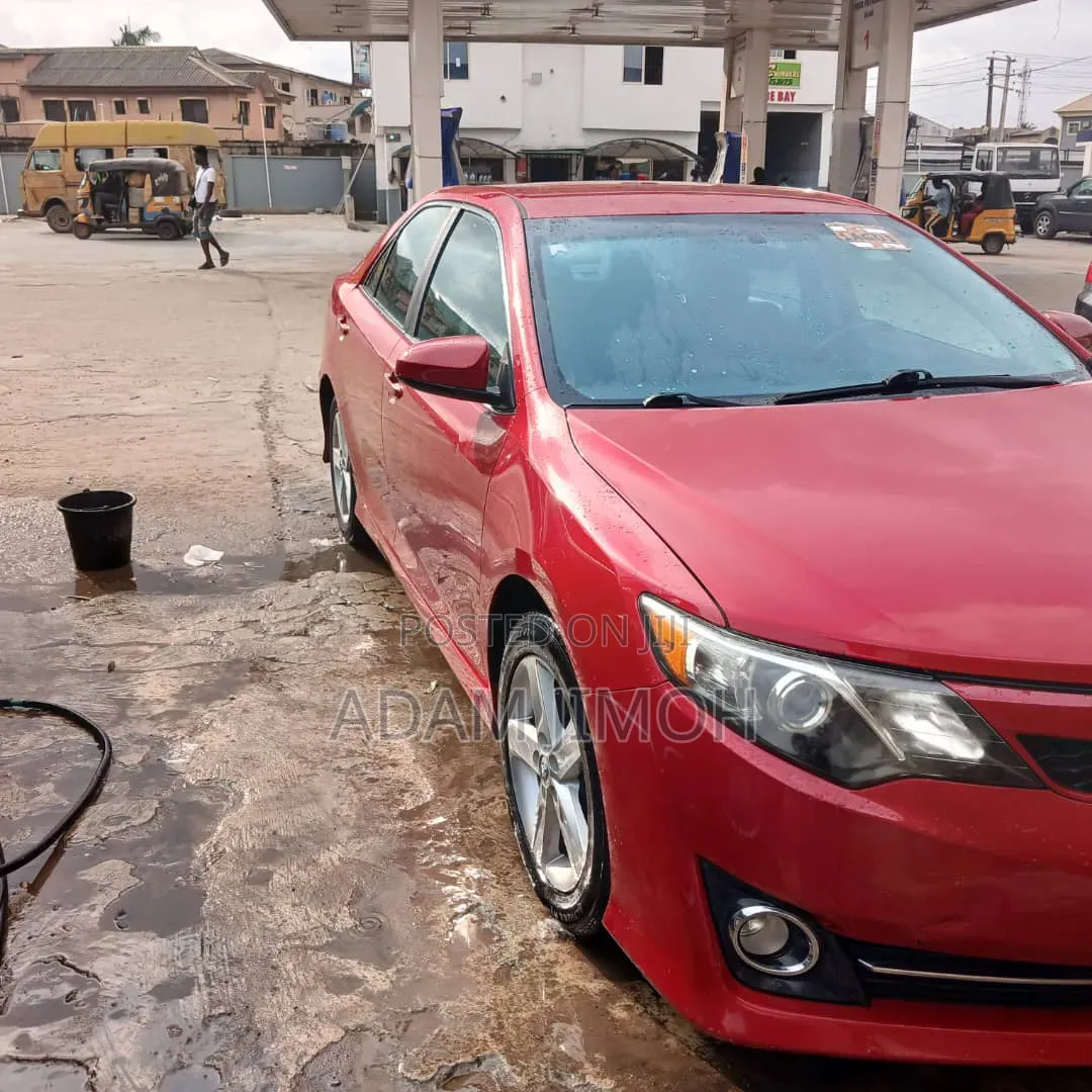 Toyota Camry 2014 Red
