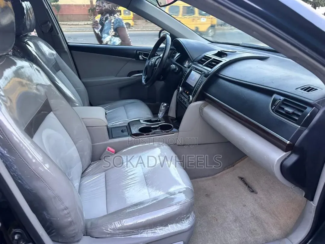 Toyota Camry XLE V6 4dr Sedan (3.5L 6cyl 6A) 2013 Black