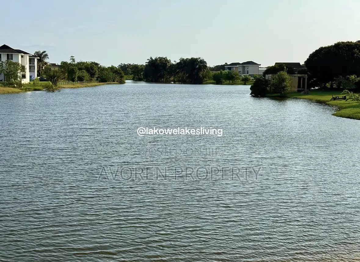 Lakeside 3 Bedroom Apartment With Nature View