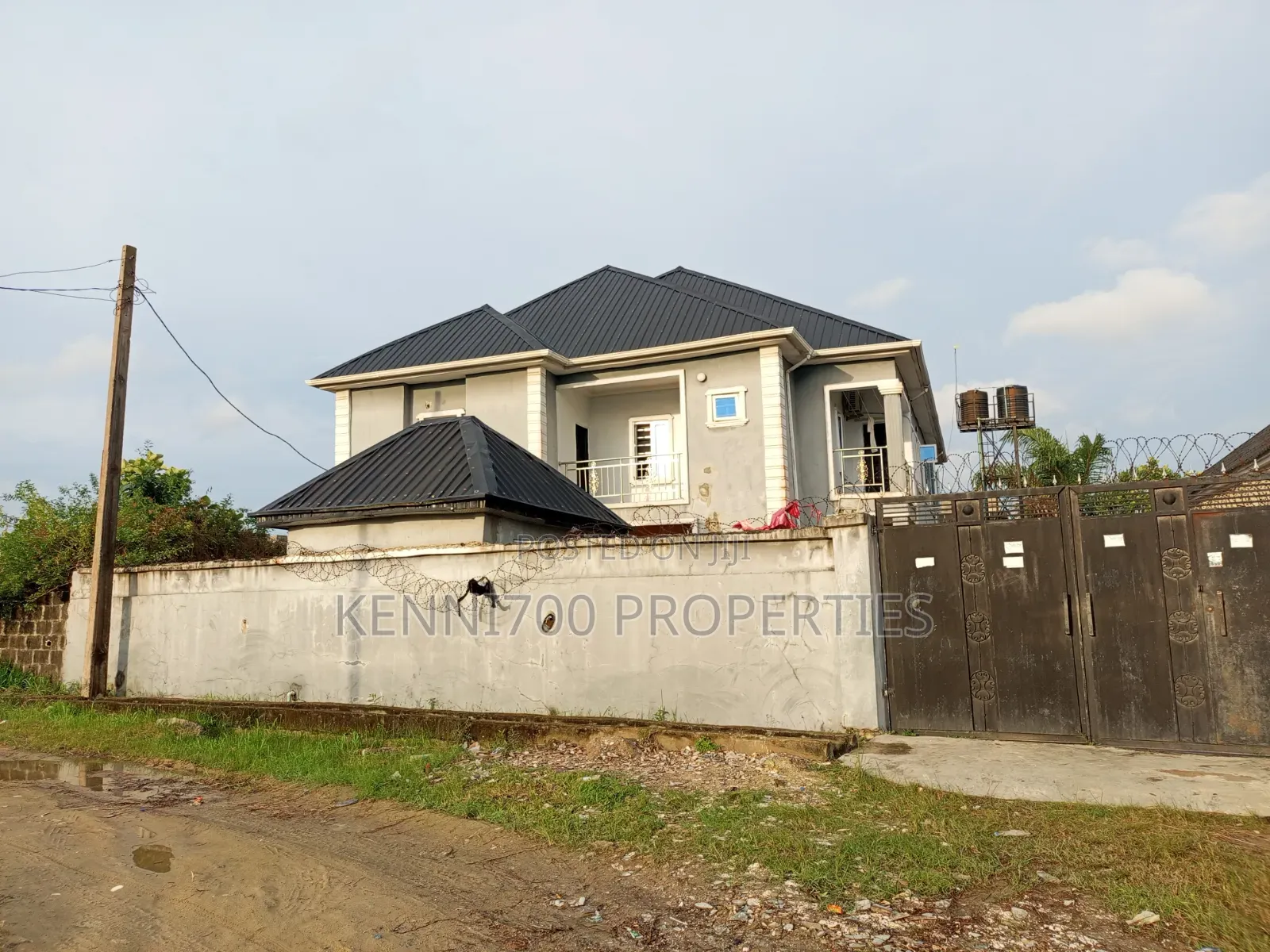 10bdrm Block of Flats in Majek By Balogun, Off Lekki-Epe Expressway
