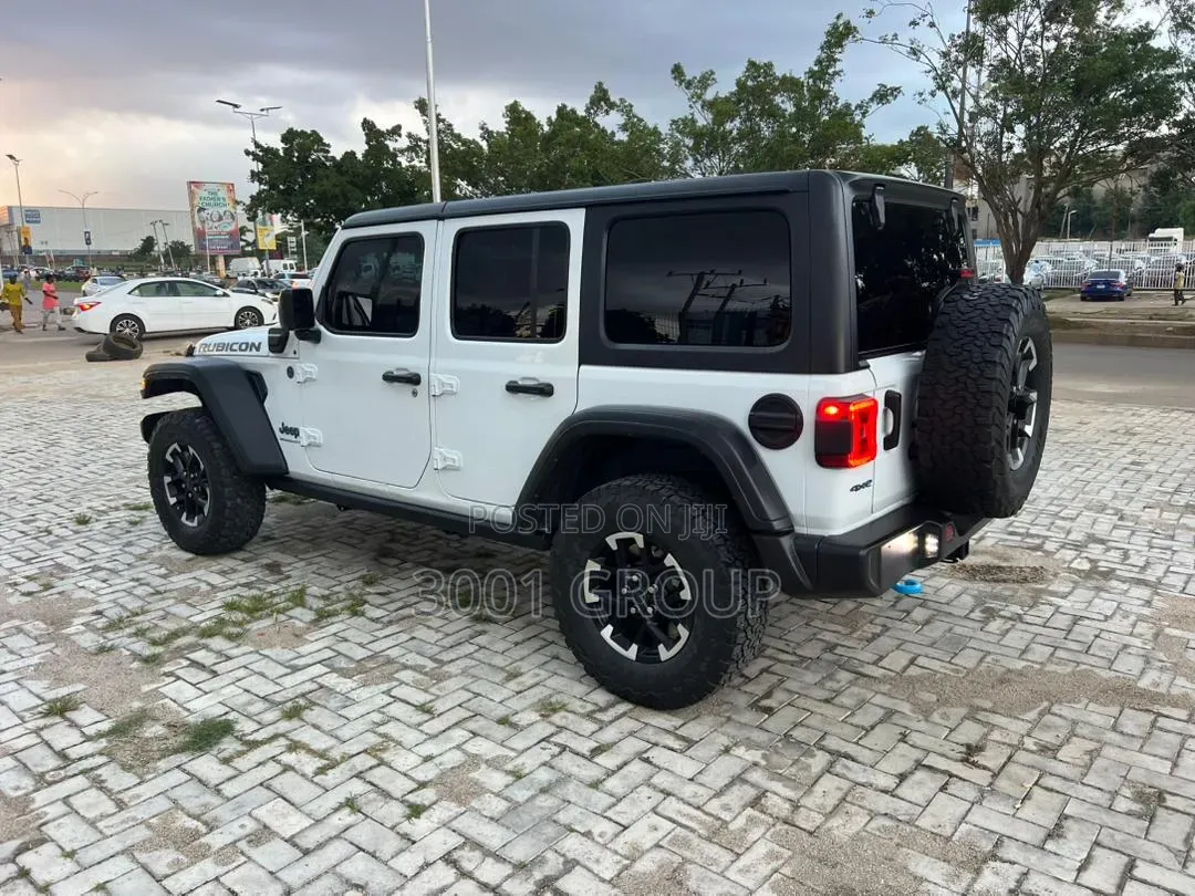 Jeep Wrangler 2024 White
