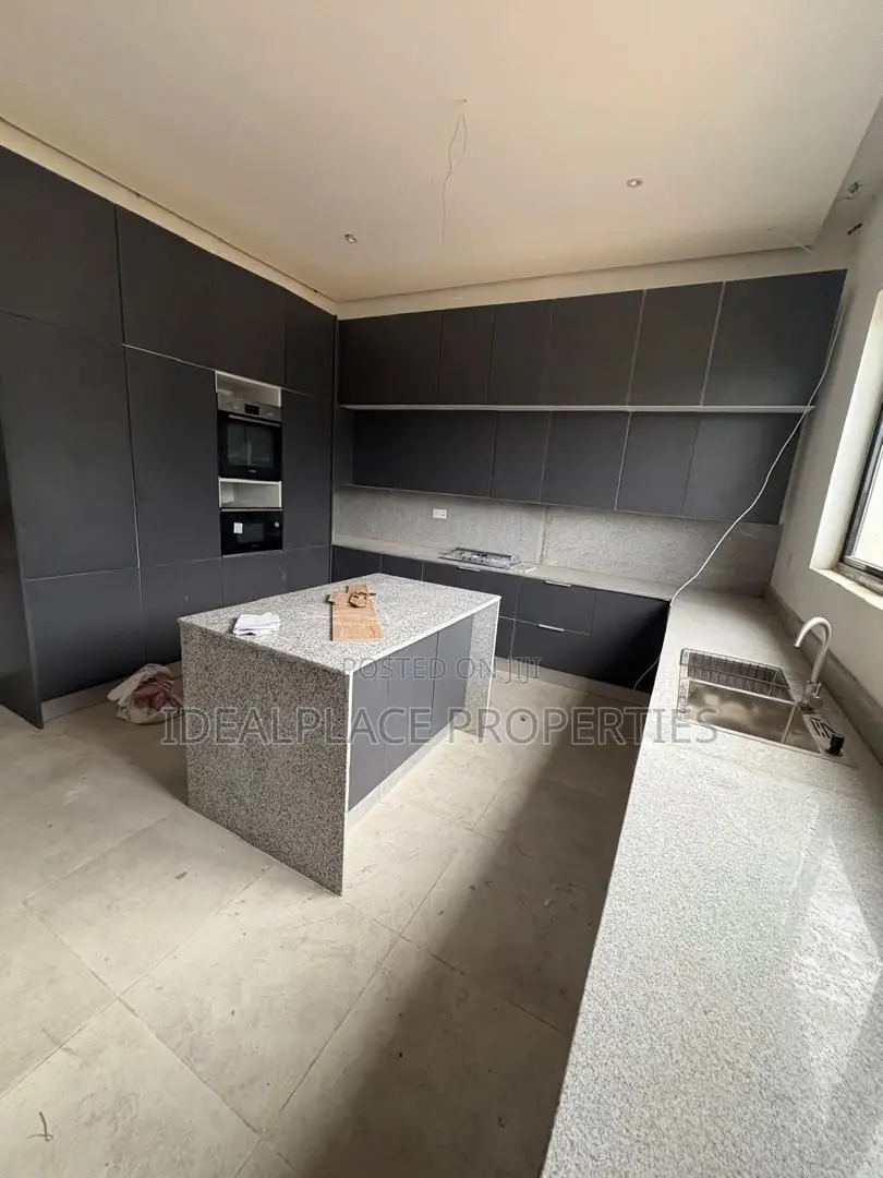 5bdrm Duplex in Old Ikoyi for rent