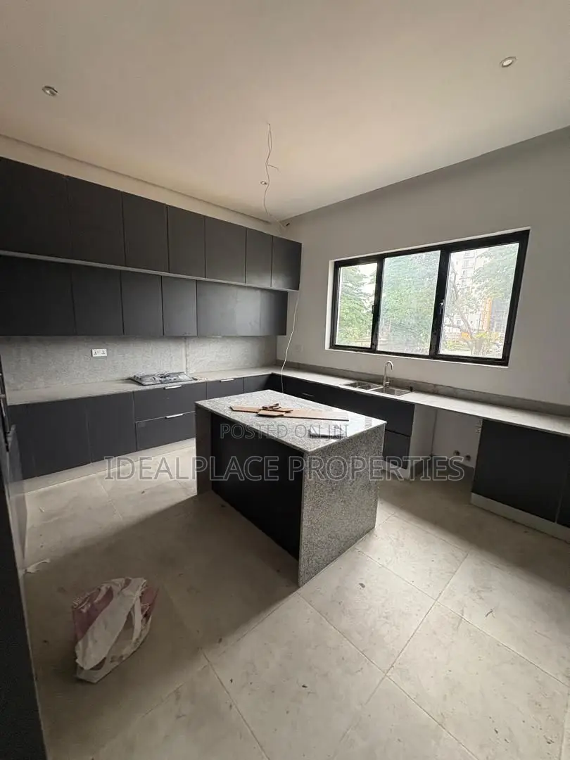 5bdrm Duplex in Old Ikoyi for rent