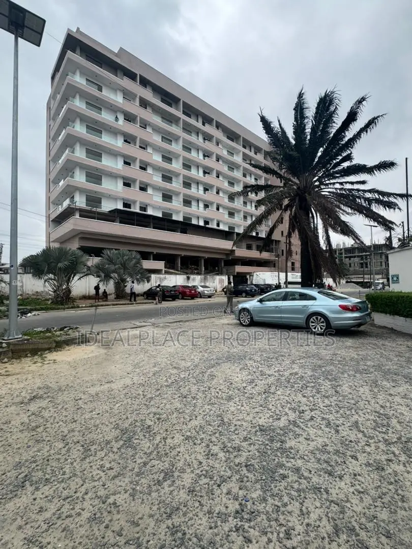 1bdrm Apartment in Lekki Phase 1 for sale