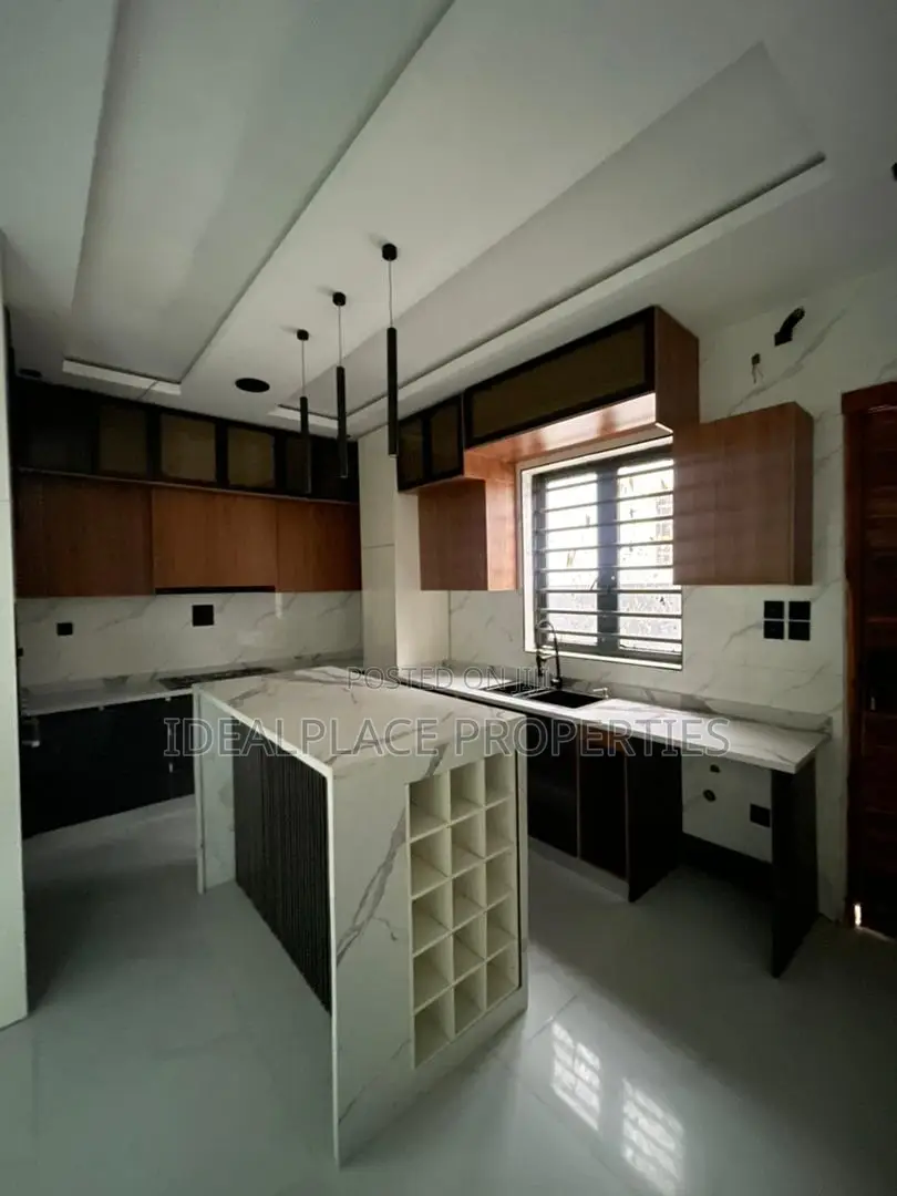 5bdrm Duplex in Ajah for sale