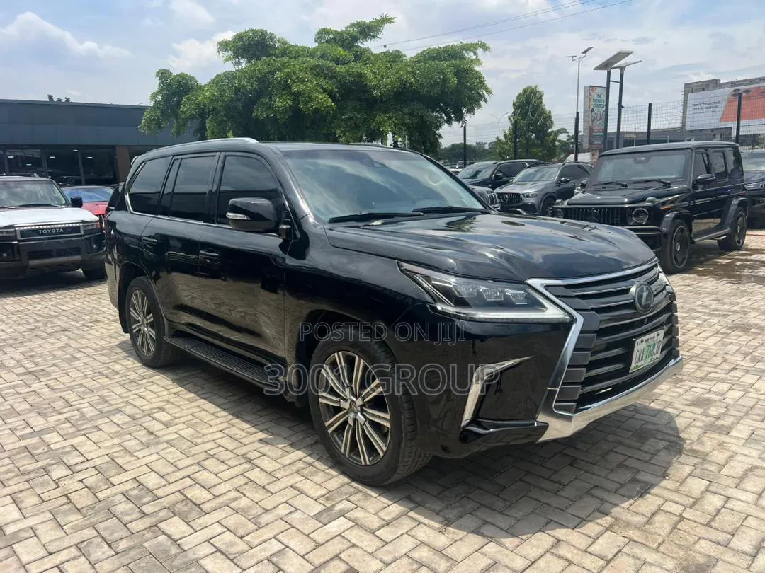 Lexus LX 2017 Black
