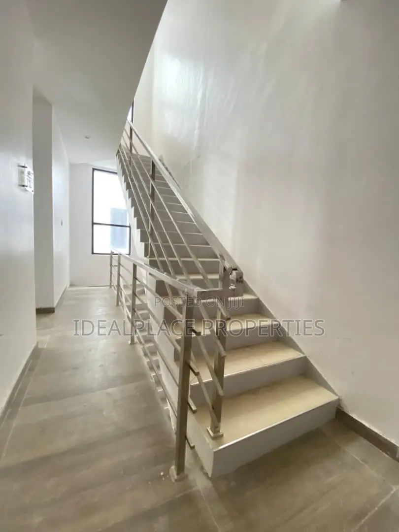 2bdrm Apartment in Lekki Phase 1 for sale
