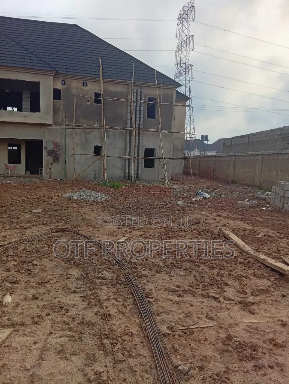 3bdrm Apartment in Fo1, Kubwa for sale