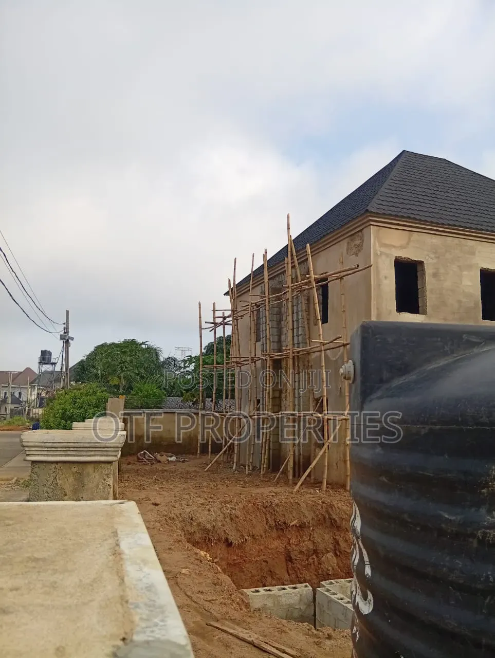 3bdrm Apartment in Fo1, Kubwa for sale