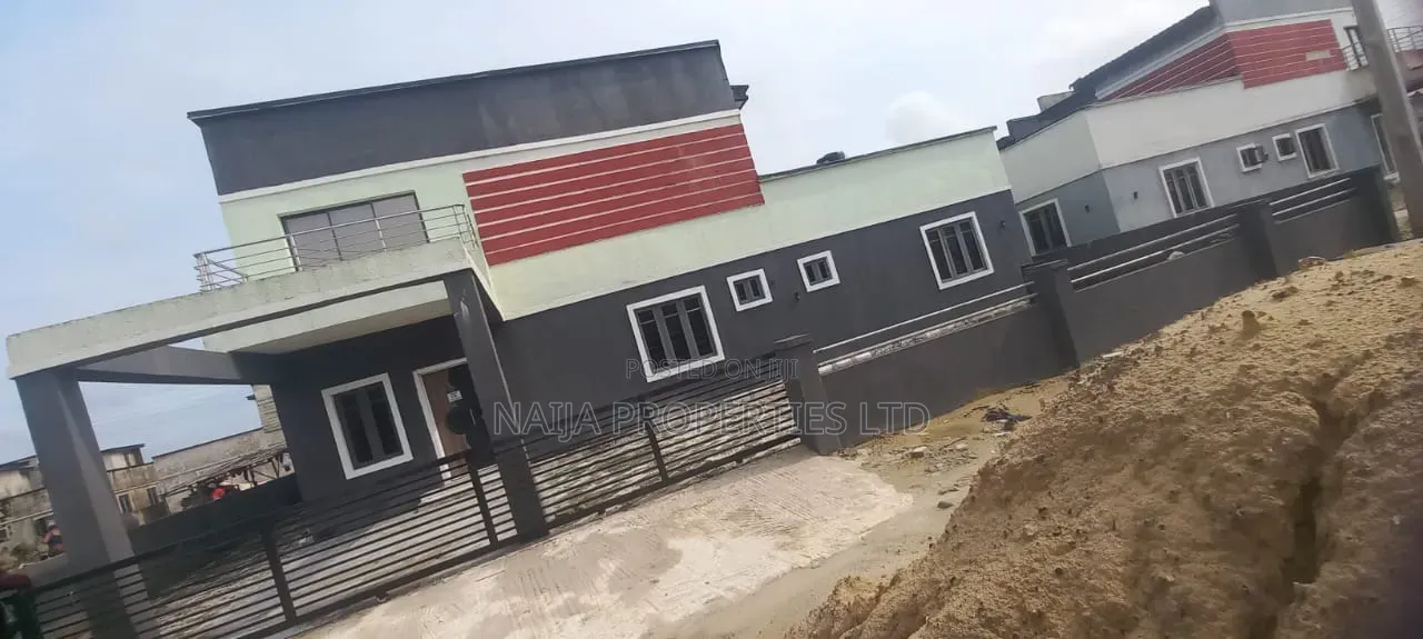 3bdrm Duplex in Olokonla for rent
