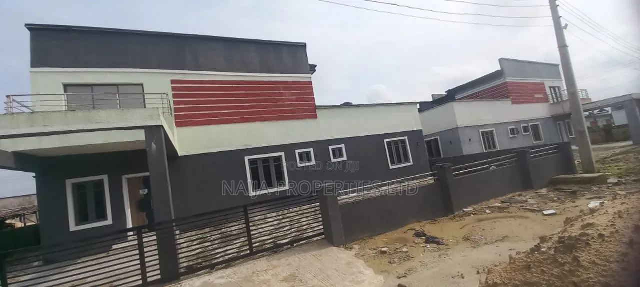 3bdrm Duplex in Olokonla for rent