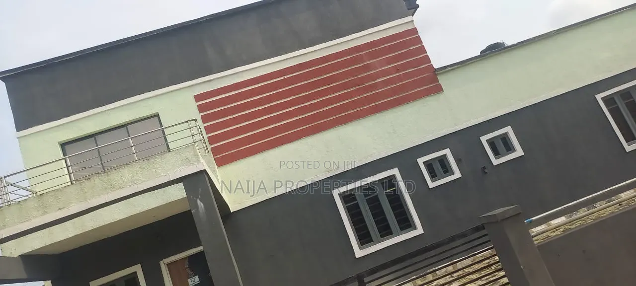 3bdrm Duplex in Olokonla for rent