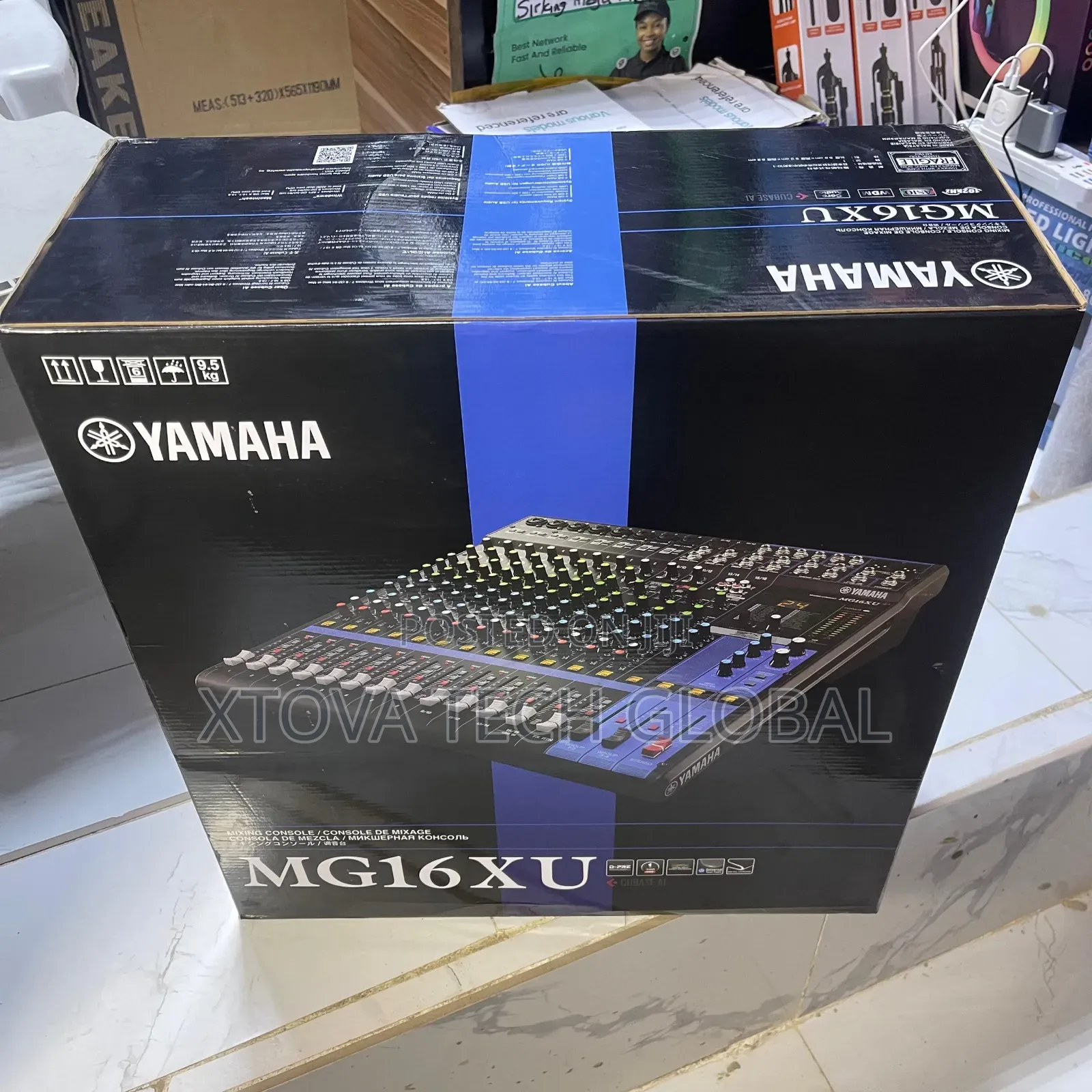 Yamaha MG16XU 16-Channel Mixing Console