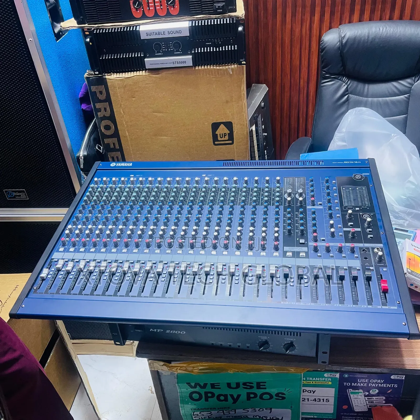 Yamaha MG24/14FX 24-Channel Mixing Console