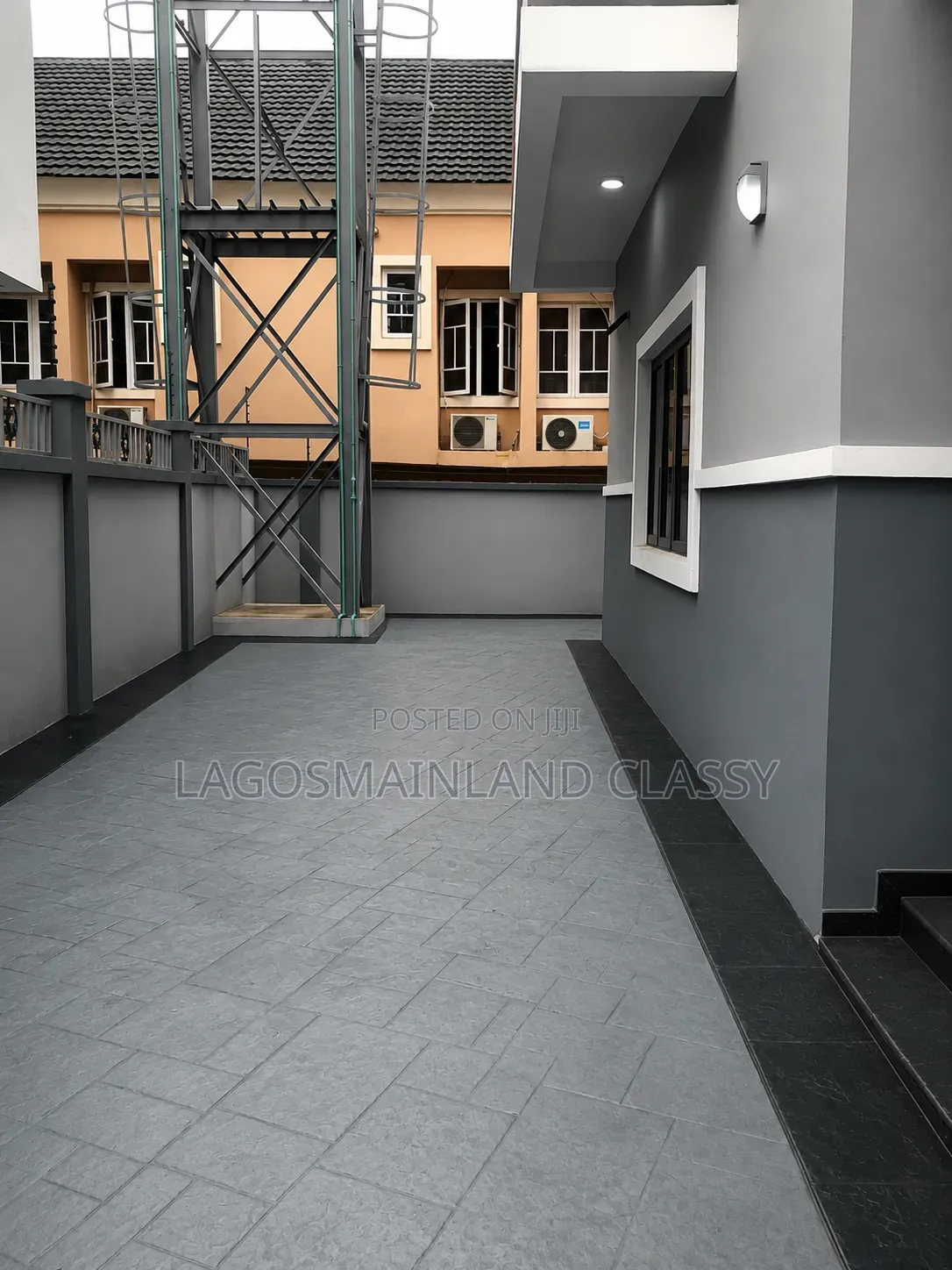5bdrm Duplex in Magodo Phase 2 for sale