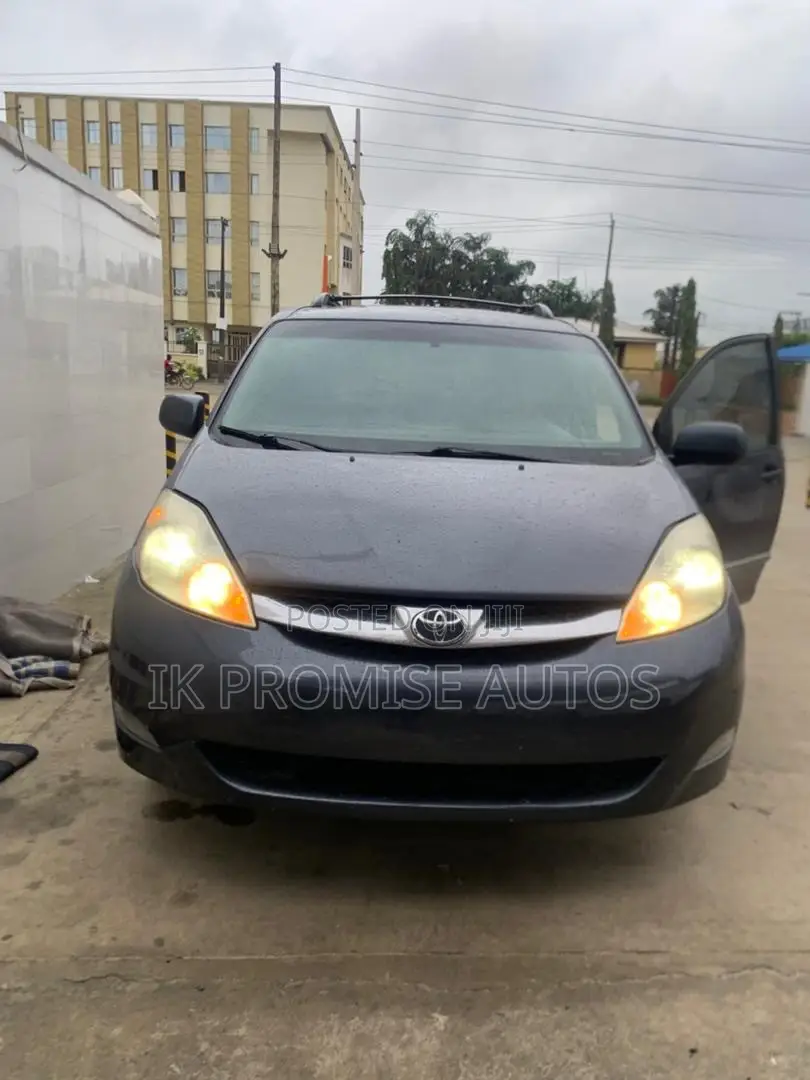 Toyota Sienna XLE FWD 2006 Gray