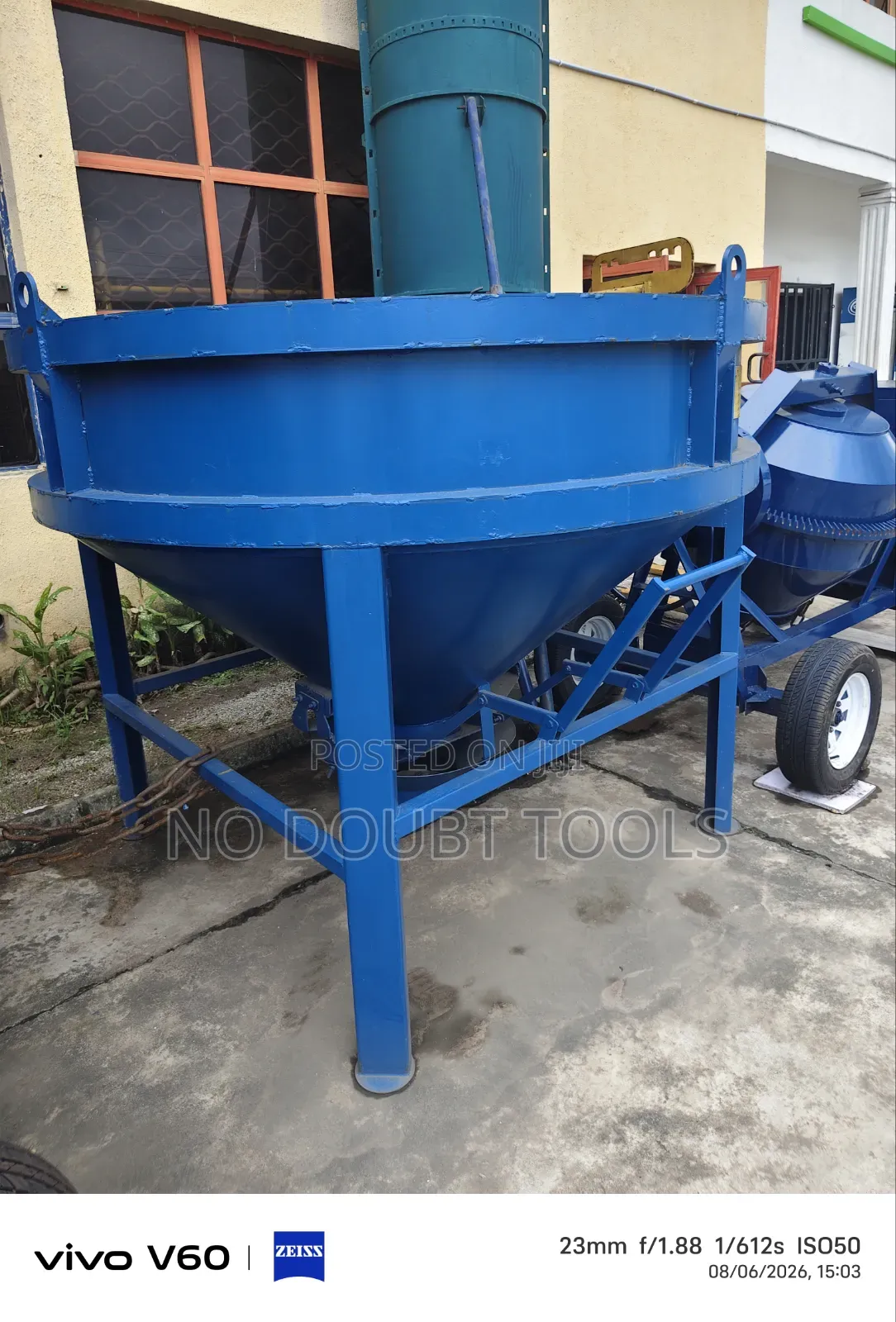 2000liters Concrete Bucket