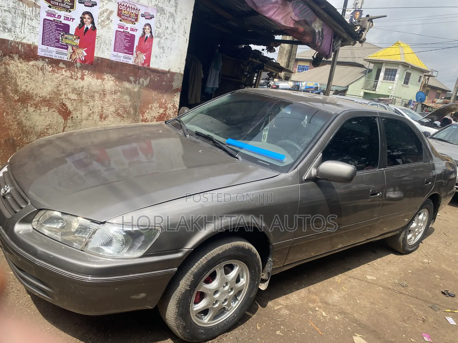 Toyota Camry LE 4dr Sedan (2.4L 4cyl 5M) 2002 Gray