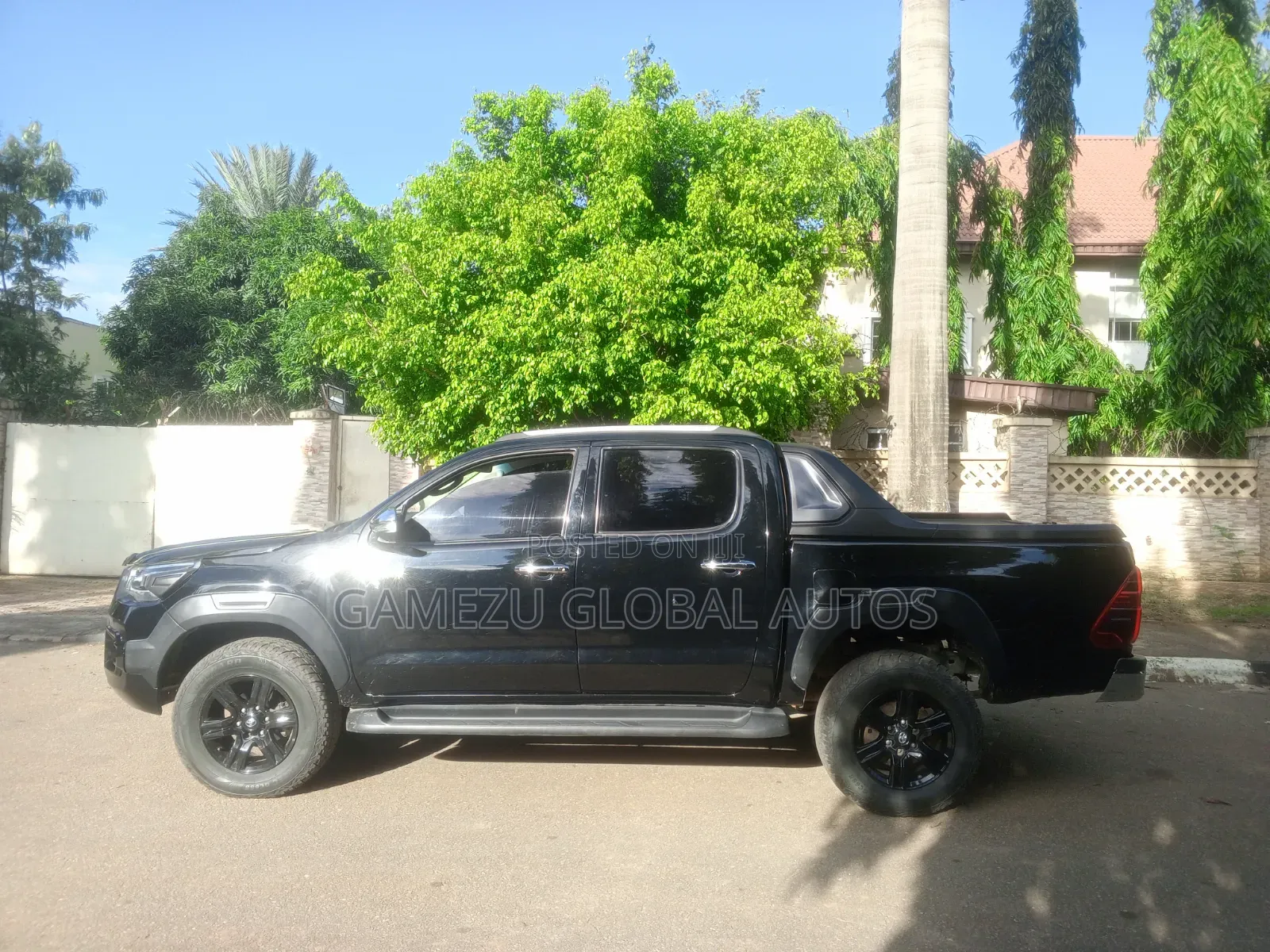 Toyota Hilux SR 4x4 2015 Black