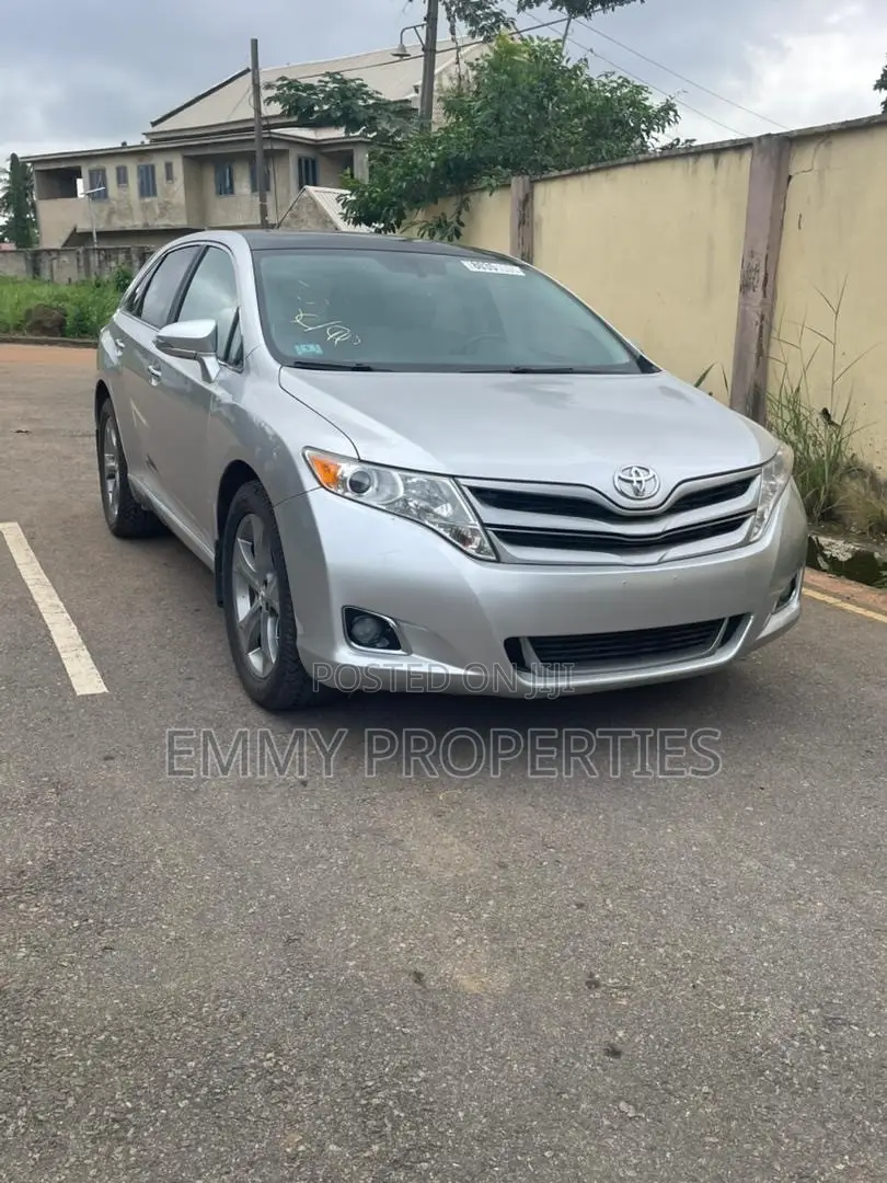 Toyota Venza XLE 4dr Wagon (3.5L 6cyl 6A) 2014 Silver