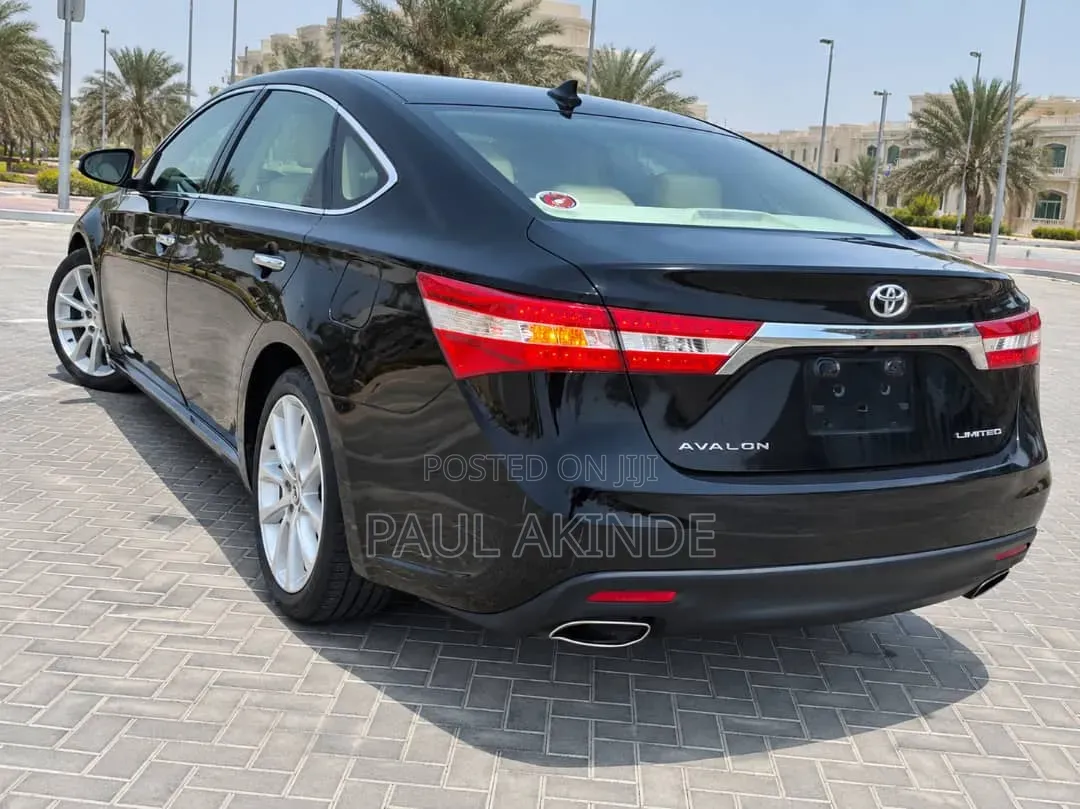 Toyota Avalon Limited Sedan FWD (3.5L 6cyl 6A) 2013 Black
